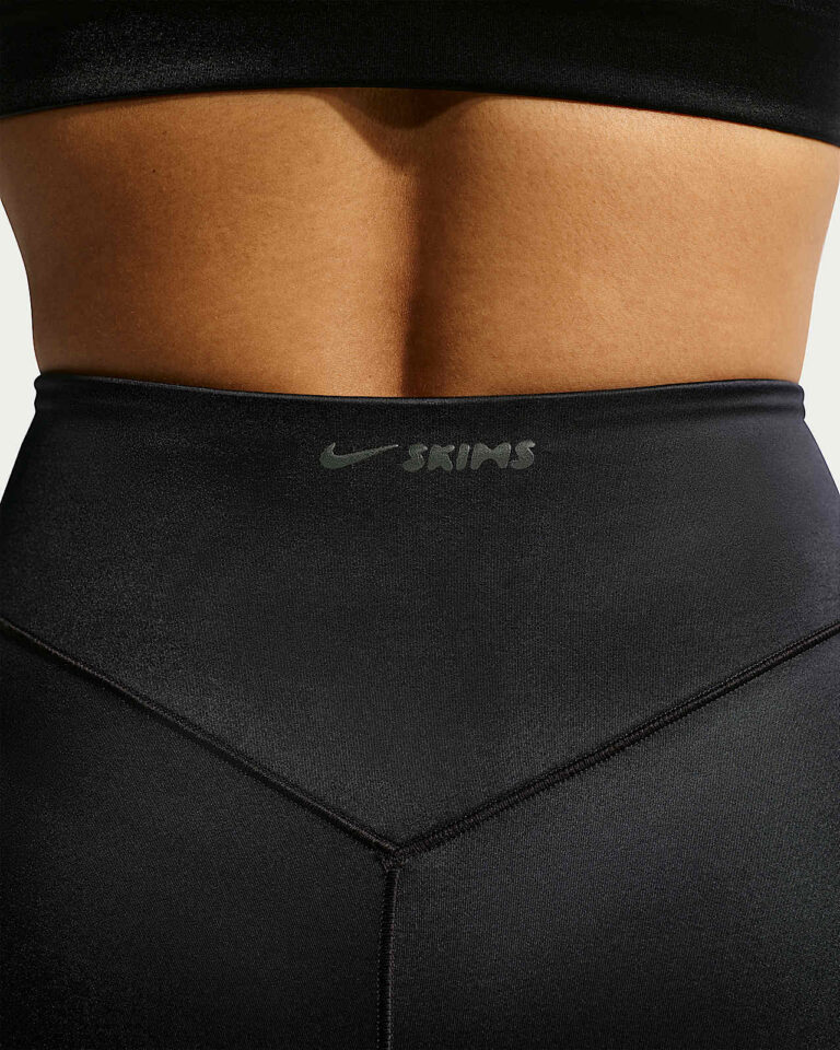 Леггинсы NikeSKIMS Satin Shine High-Waisted Bonded 29″ Leggings «Obsidian» Женская