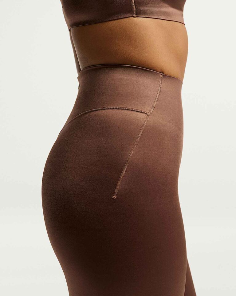 Леггинсы NikeSKIMS Satin Shine High-Waisted Bonded 29″ Leggings «Carob Brown» Женская