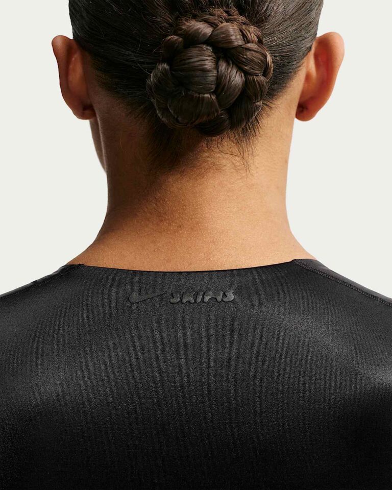 Топ NikeSKIMS Satin Shine Open-Scoop Bra «Obsidian» Женская