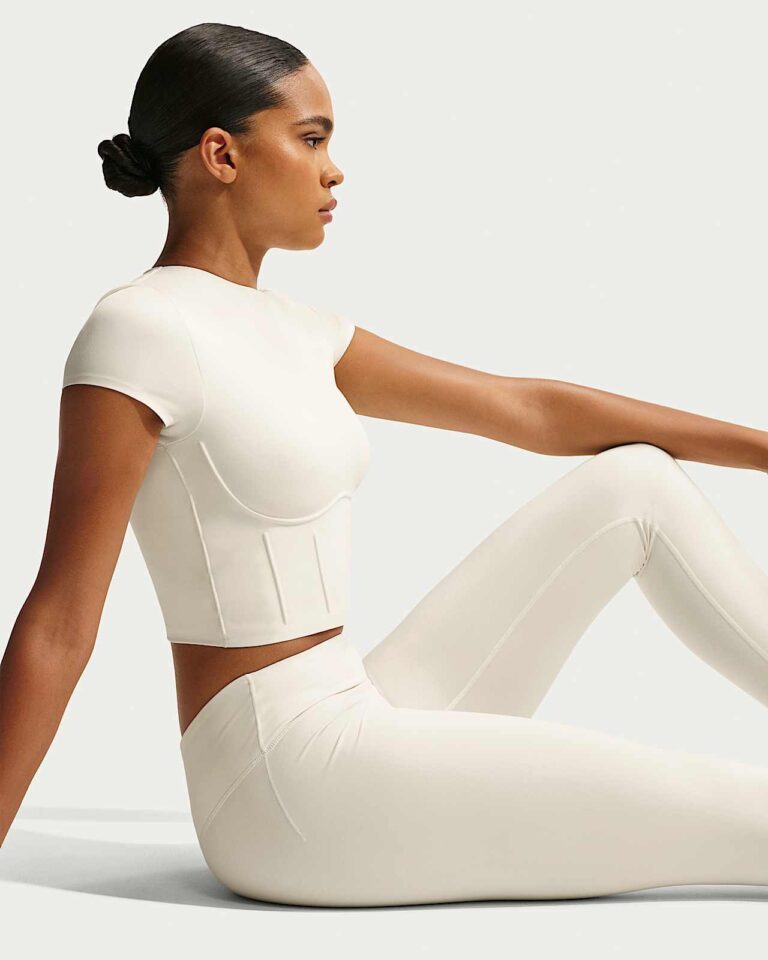 Топ NikeSKIMS Matte Corset Cropped Top «Actv Ivory» Женская