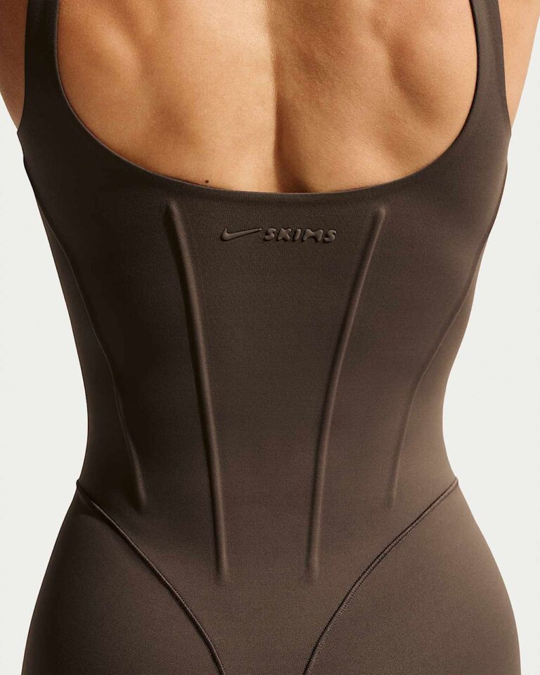 Боди NikeSKIMS Matte Corset 3″ Bodysuit «Dark Sepia» Женская