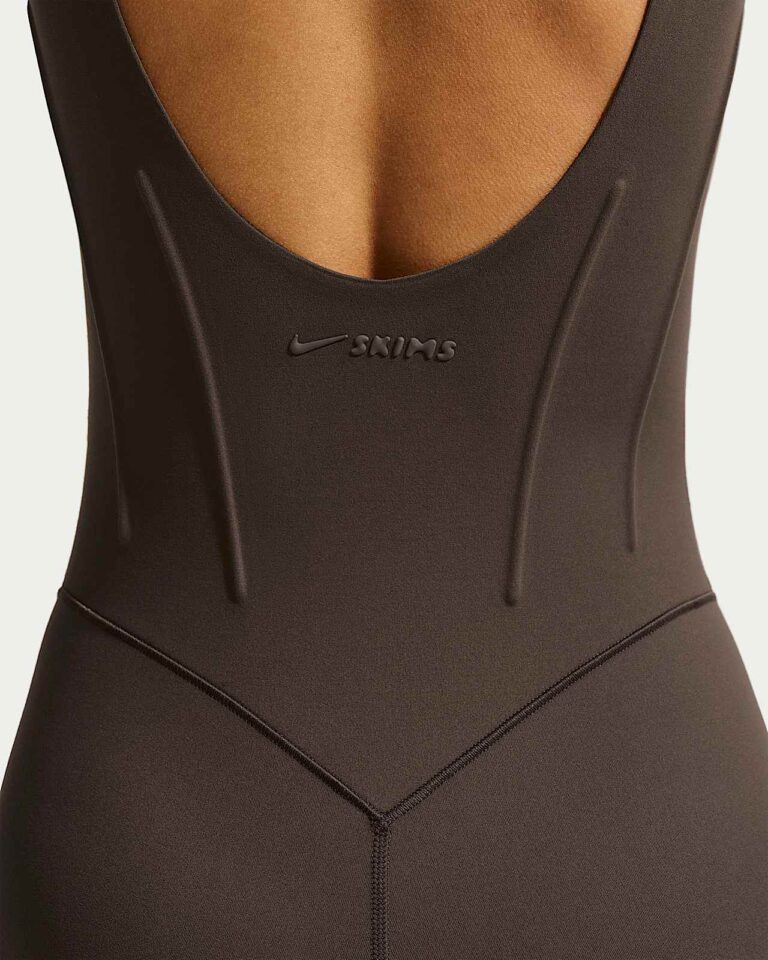 Боди NikeSKIMS Matte Corset 29″ Bodysuit «Dark Sepia» Женская
