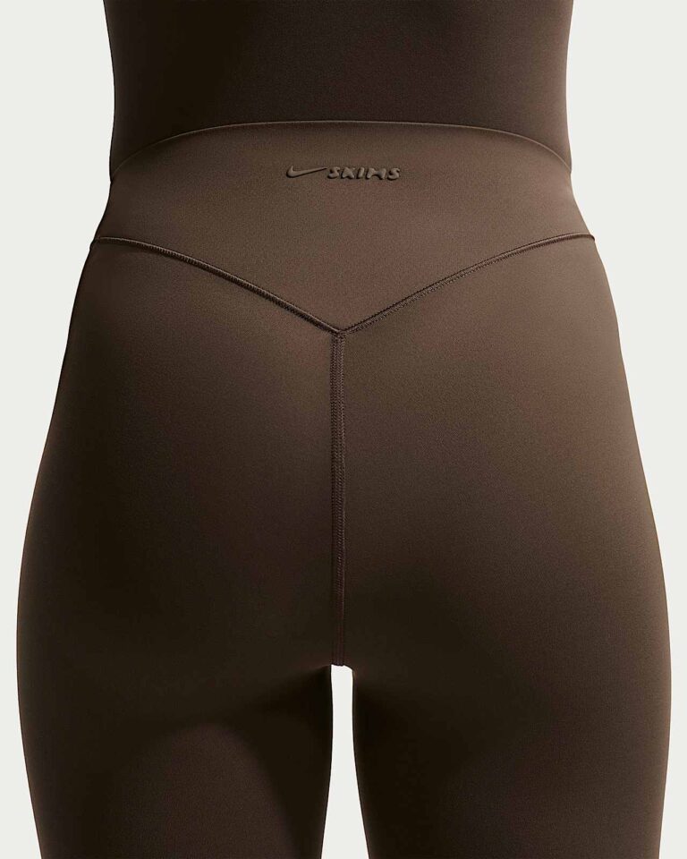 Леггинсы NikeSKIMS Matte High-Waisted Corset 26″ Leggings «Dark Sepia» Женская