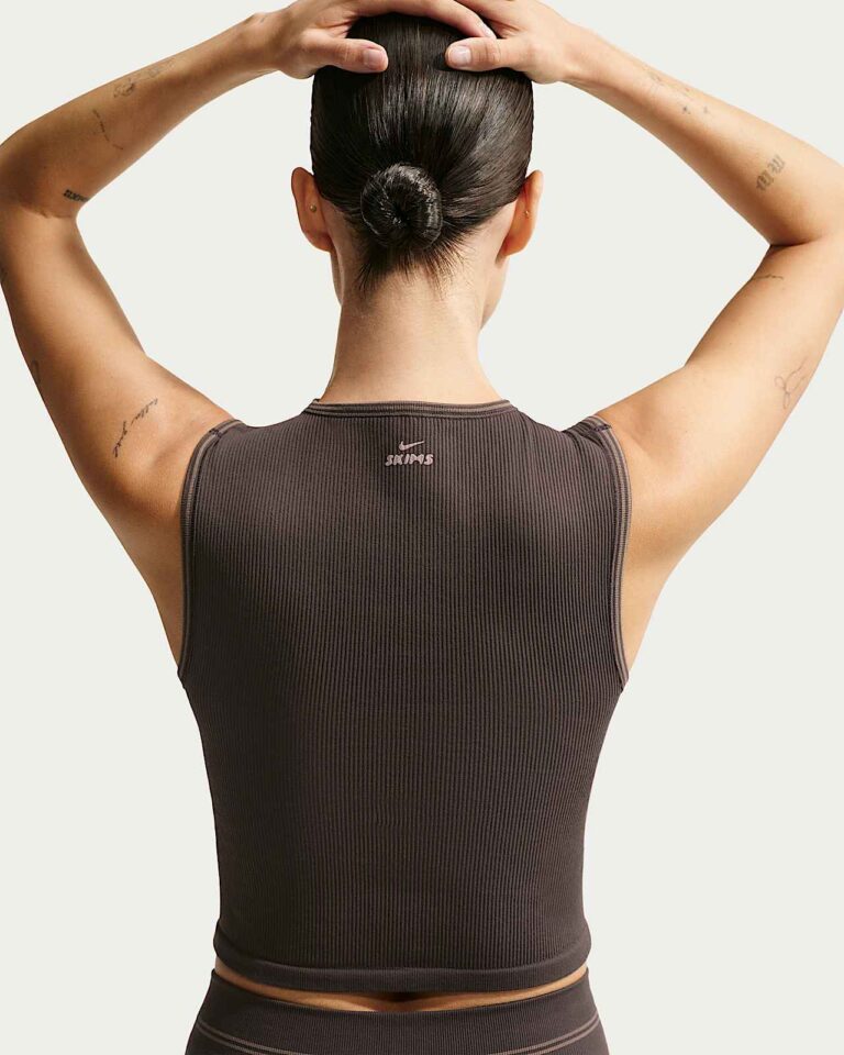 Майка NikeSKIMS Ribbed Seamless Muscle Tank «Phoenix/Truffle» Женская