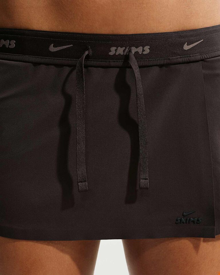 Юбка-шорты NikeSKIMS Stretch Nylon Skort «Dark Roast» Женская