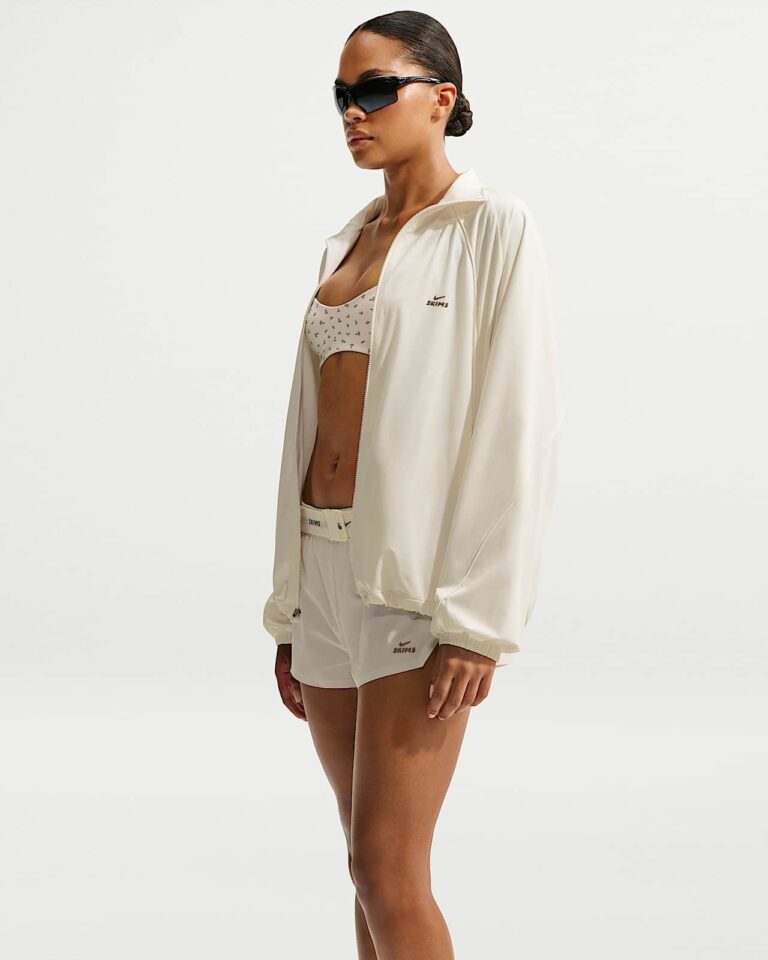Куртка NikeSKIMS Stretch Nylon Oversized Jacket «Actv Ivory» Женская