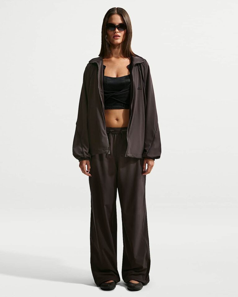 Куртка NikeSKIMS Stretch Nylon Oversized Jacket «Dark Roast/Obsidian» Женская