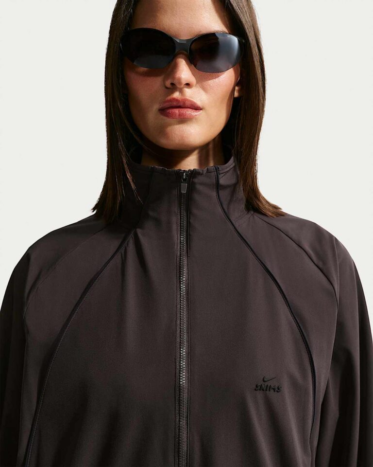 Куртка NikeSKIMS Stretch Nylon Oversized Jacket «Dark Roast/Obsidian» Женская