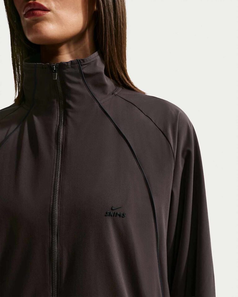 Куртка NikeSKIMS Stretch Nylon Oversized Jacket «Dark Roast/Obsidian» Женская