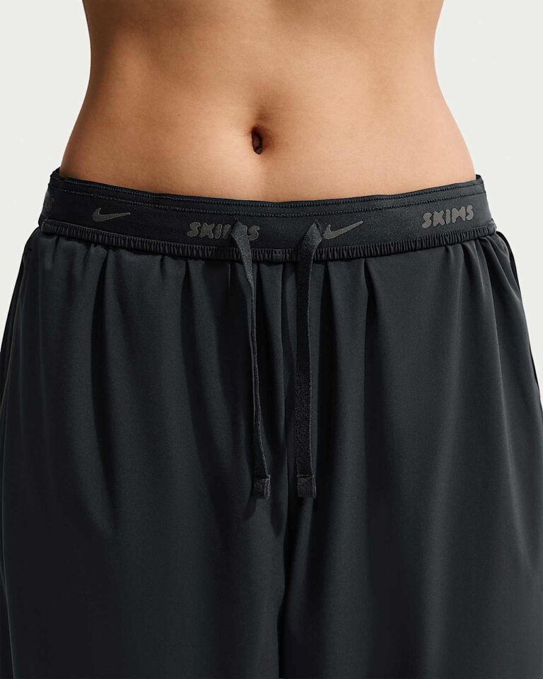 Брюки NikeSKIMS Stretch Nylon Oversized Pants «Obsidian/Olive Grey» Женская