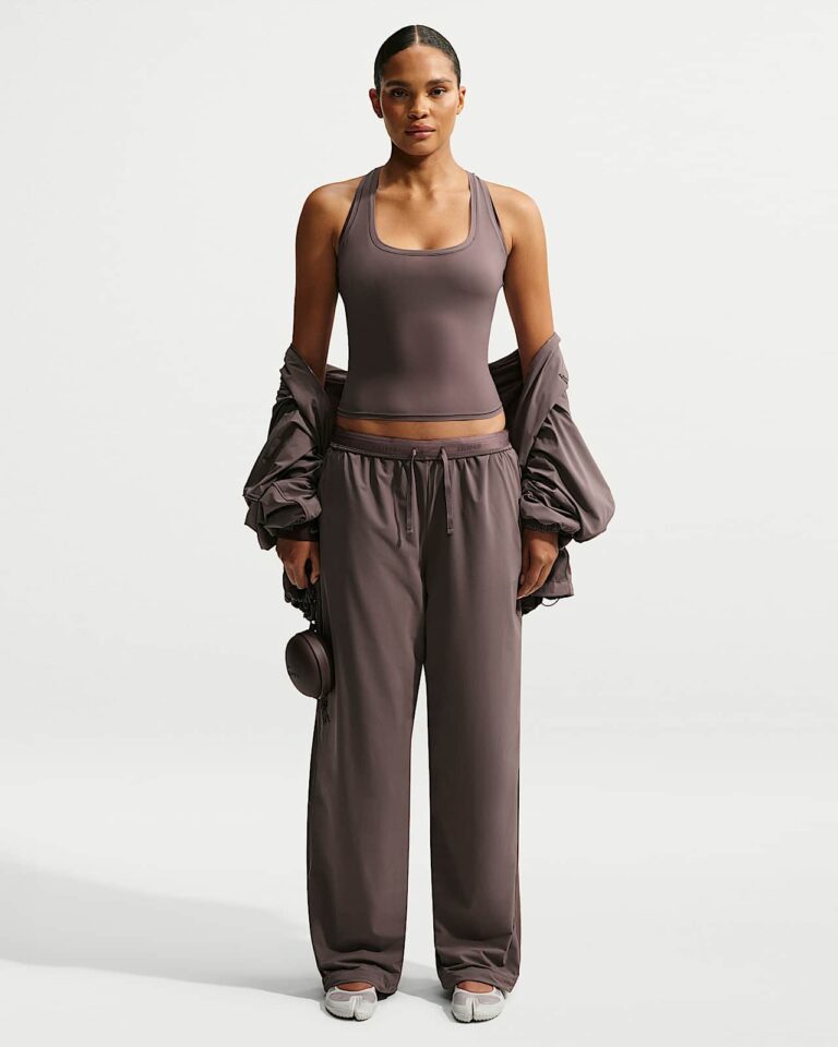 Брюки NikeSKIMS Stretch Nylon Oversized Pants «Resin» Женская