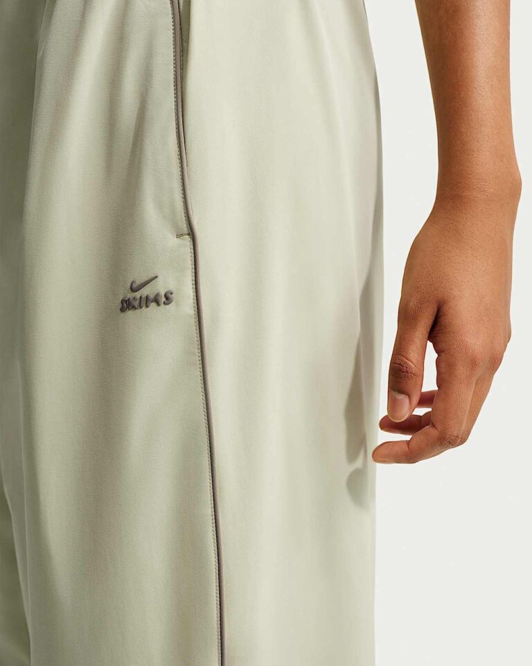 Брюки NikeSKIMS Stretch Nylon Oversized Pants «Talc» Женская