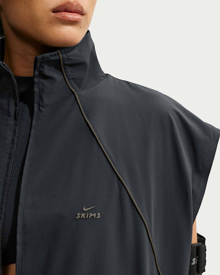 Жилет NikeSKIMS Stretch Nylon Oversized Vest «Obsidian/Olive Grey» Женская