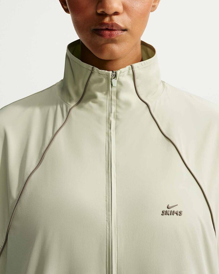 Жилет NikeSKIMS Stretch Nylon Oversized Vest «Talc» Женская