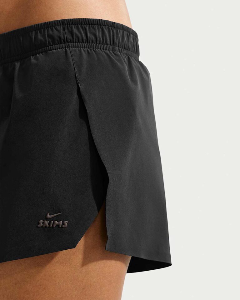 Шорты NikeSKIMS Stretch Nylon Runner Shorts «Obsidian» Женская