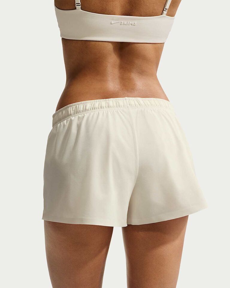 Шорты NikeSKIMS Stretch Nylon Runner Shorts «Actv Ivory» Женская