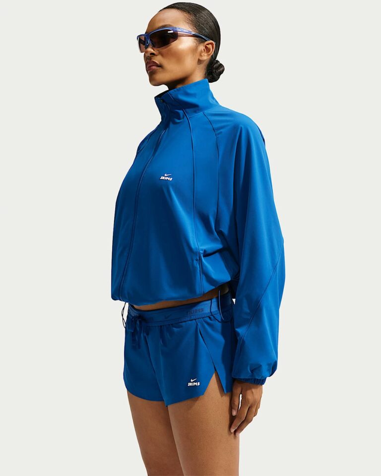 Шорты NikeSKIMS Stretch Nylon Runner Shorts «Cobalt/Actv Ivory» Женская