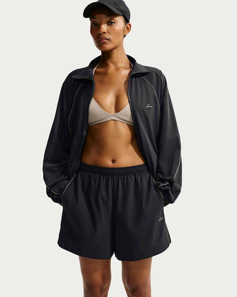 Шорты NikeSKIMS Stretch Nylon 5″ Track Shorts «Obsidian/Olive Grey» Женская