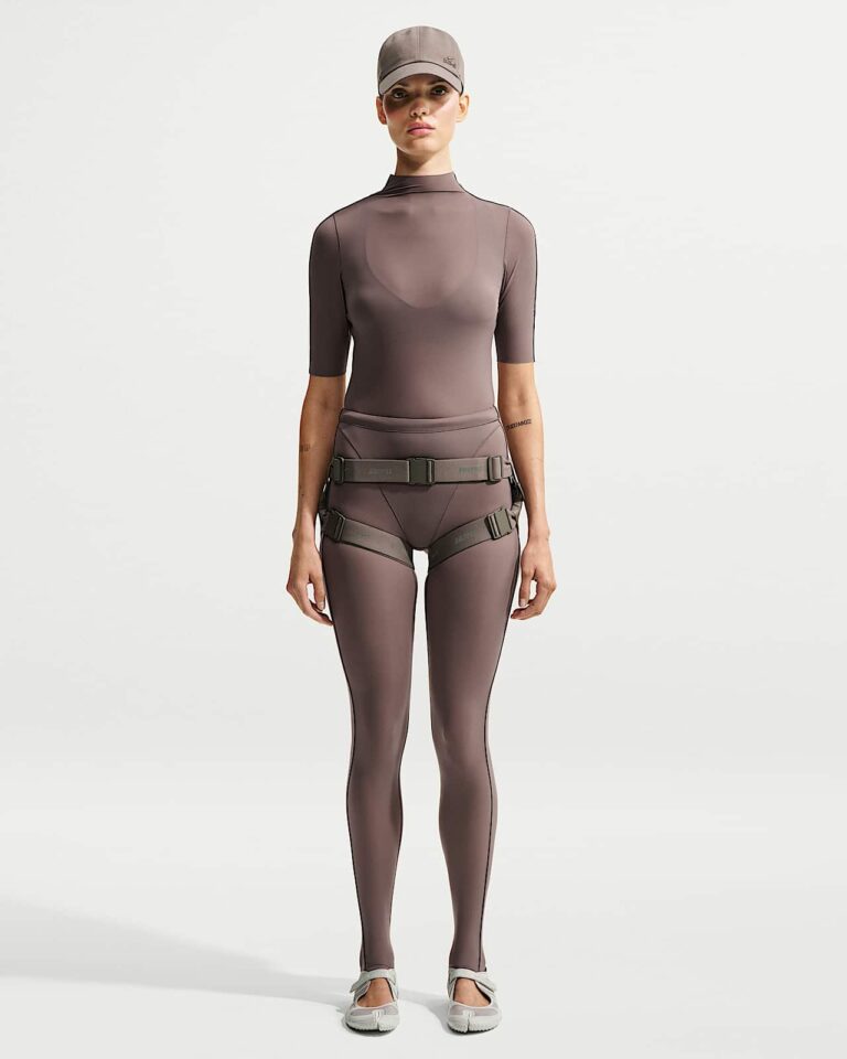 Футболка NikeSKIMS Weightless Short-Sleeve T-Shirt «Resin» Женская