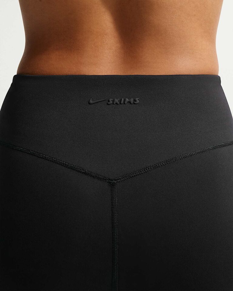 Леггинсы NikeSKIMS Matte High-Waisted Slim Flared Leggings «Obsidian» Женская