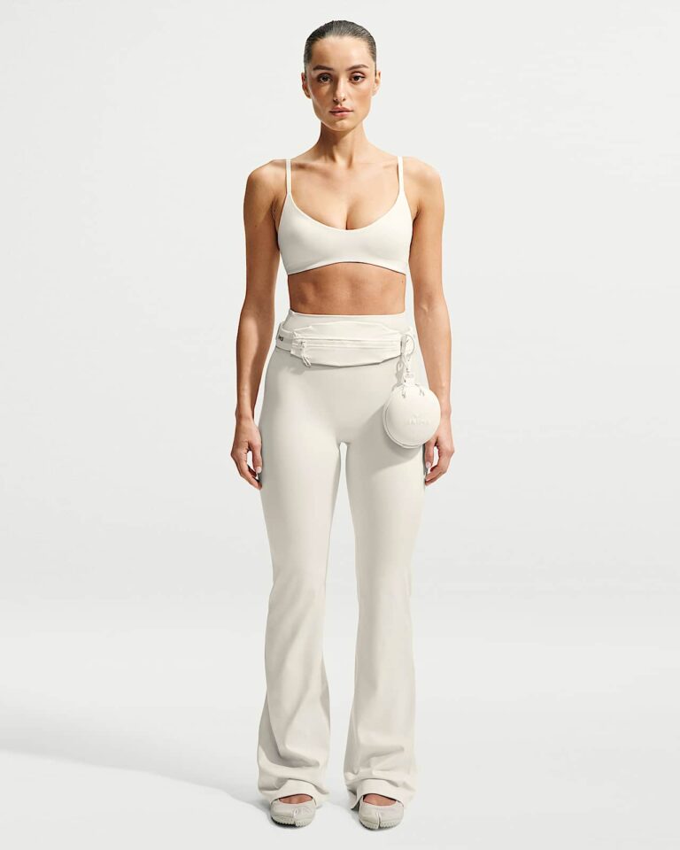 Леггинсы NikeSKIMS Matte High-Waisted Slim Flared Leggings «Actv Ivory» Женская