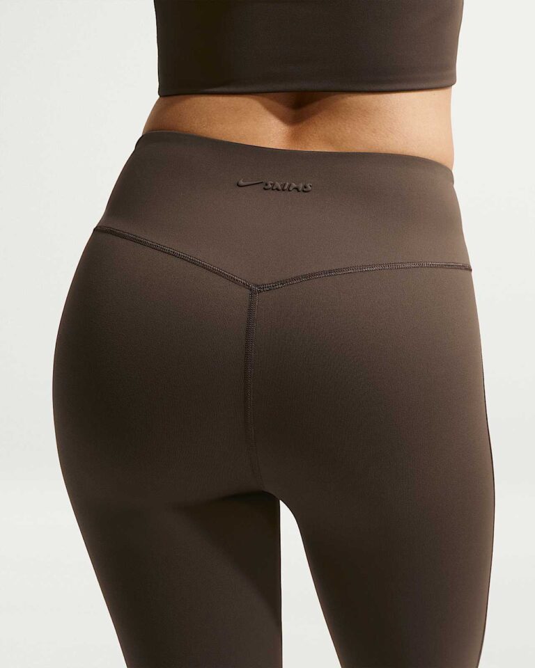 Леггинсы NikeSKIMS Matte High-Waisted Slim Flared Leggings «Dark Sepia» Женская