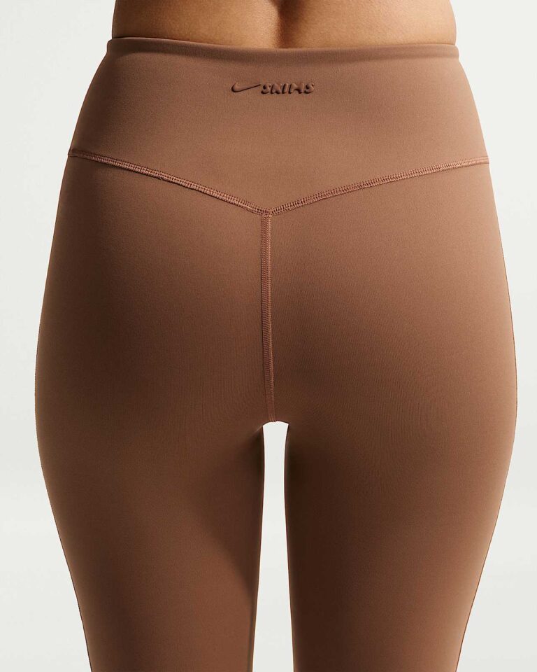 Леггинсы NikeSKIMS Matte High-Waisted Slim Flared Leggings «Carob Brown» Женская