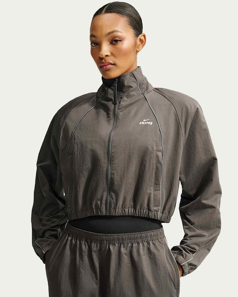 Куртка NikeSKIMS Crunchy Nylon Cropped Jacket «Boulder» Женская