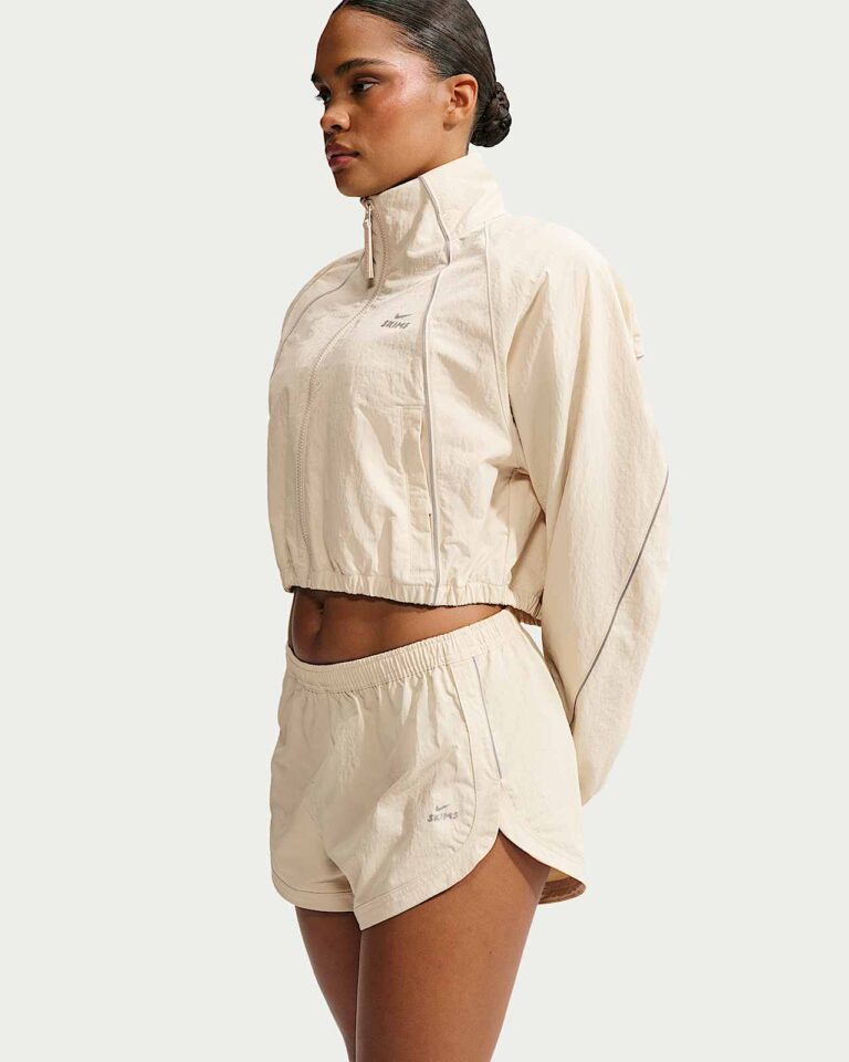 Куртка NikeSKIMS Crunchy Nylon Cropped Jacket «Parchment» Женская