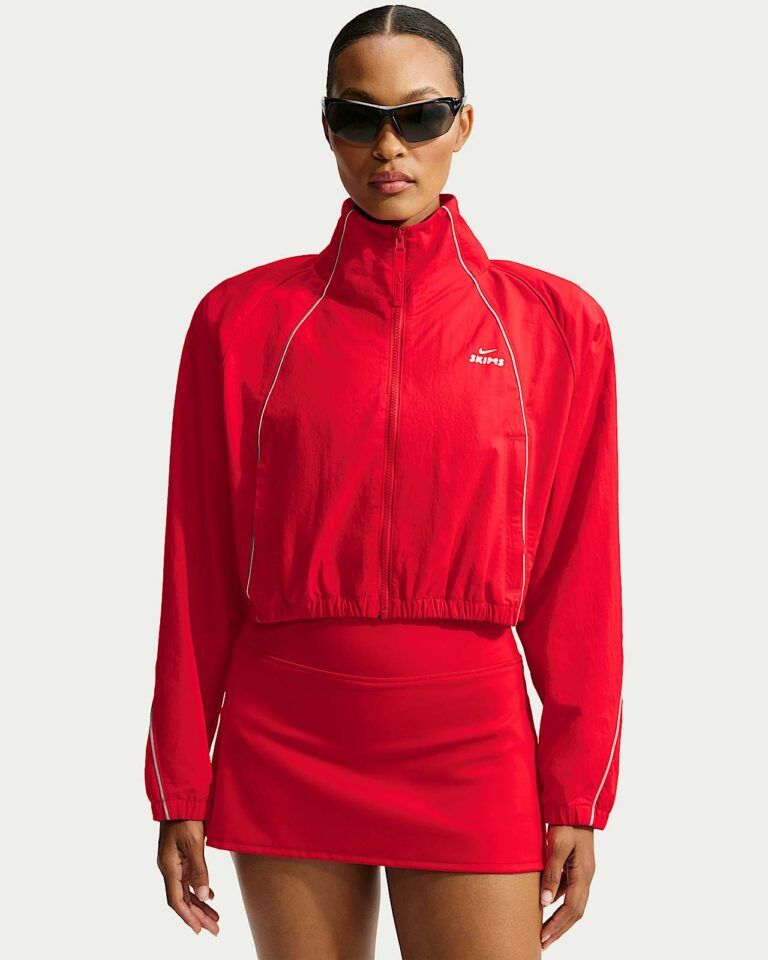 Куртка NikeSKIMS Crunchy Nylon Cropped Jacket «University Red» Женская