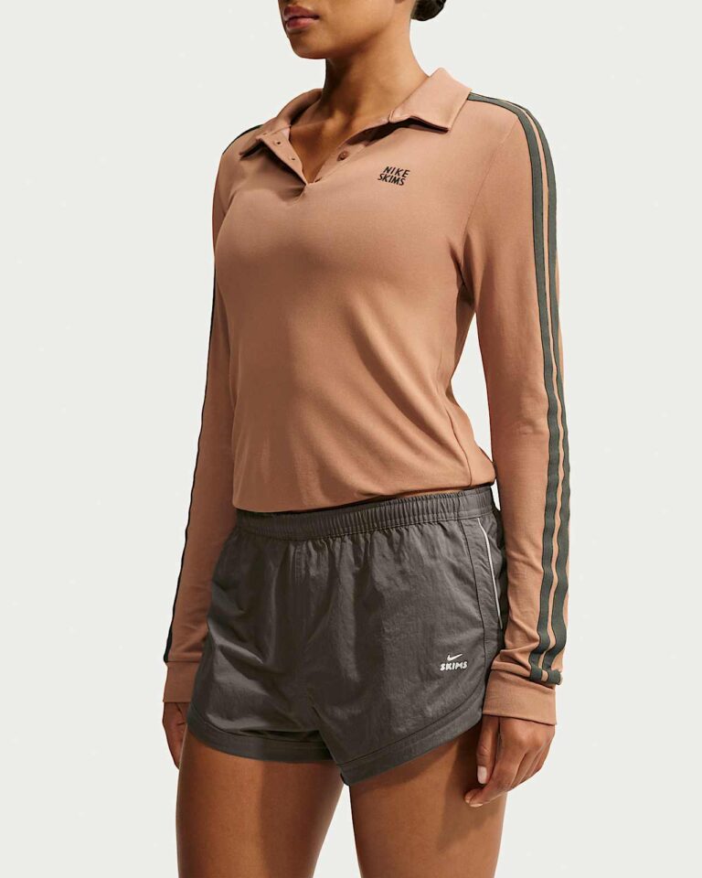 Шорты NikeSKIMS Crunchy Nylon 2.5″ Shorts «Boulder/Ecru» Женская