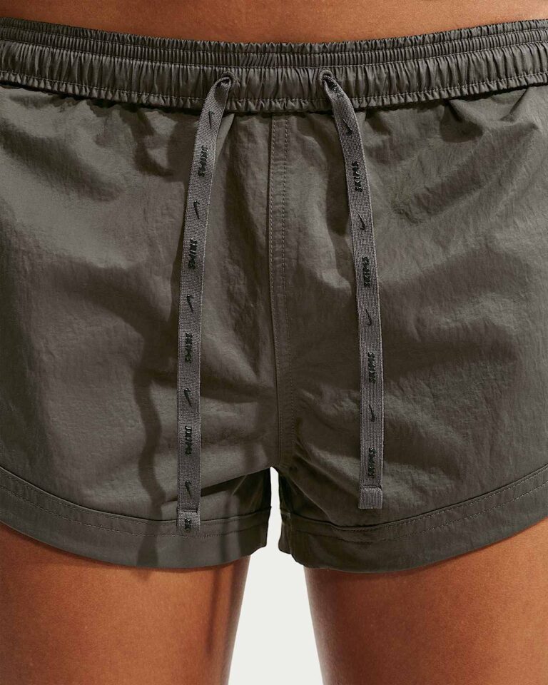 Шорты NikeSKIMS Crunchy Nylon 2.5″ Shorts «Boulder/Ecru» Женская