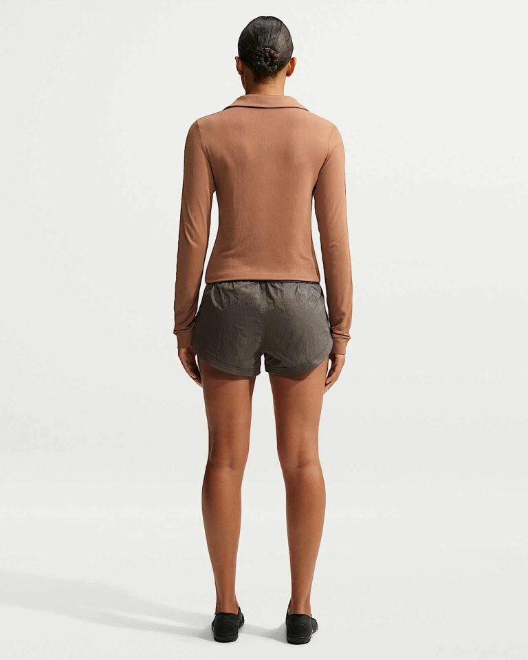 Шорты NikeSKIMS Crunchy Nylon 2.5″ Shorts «Boulder/Ecru» Женская
