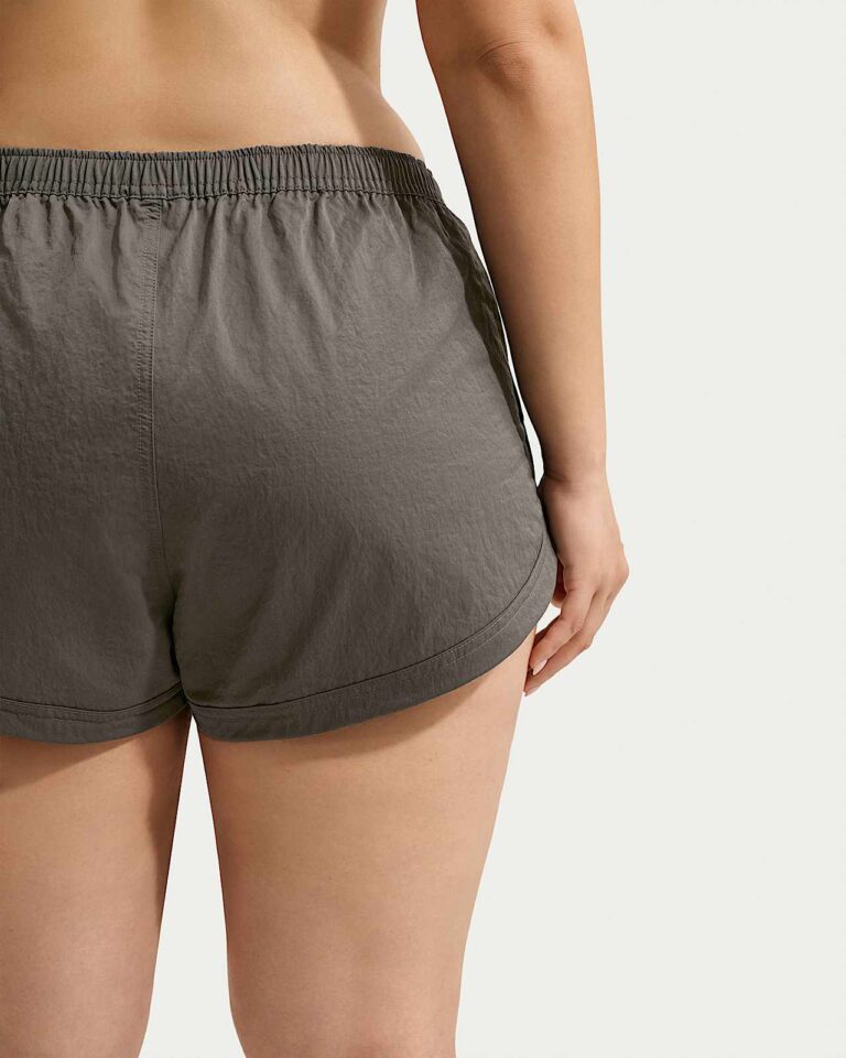 Шорты NikeSKIMS Crunchy Nylon 2.5″ Shorts «Boulder/Ecru» Женская