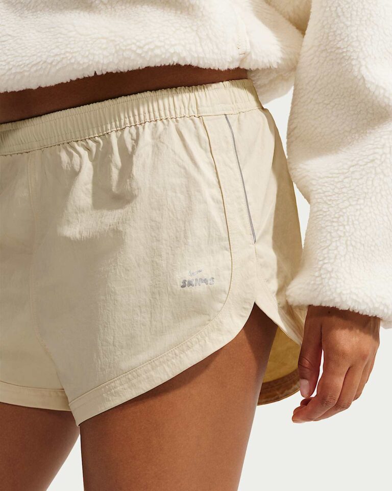 Шорты NikeSKIMS Crunchy Nylon 2.5″ Shorts «Parchment» Женская