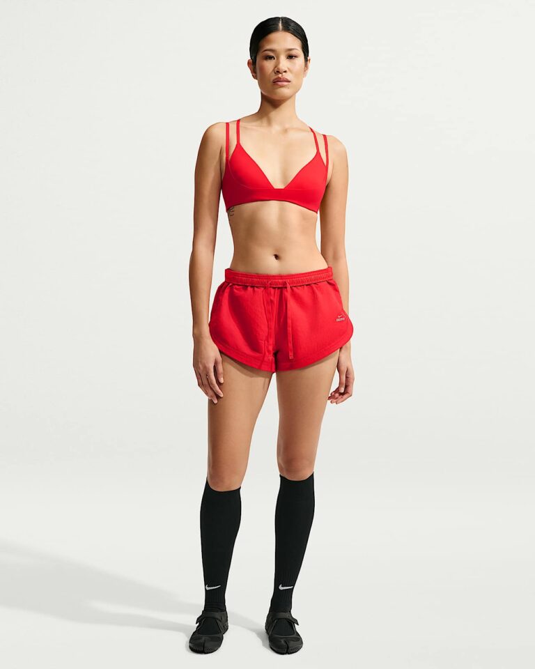 Шорты NikeSKIMS Crunchy Nylon 2.5″ Shorts «University Red/Ecru» Женская