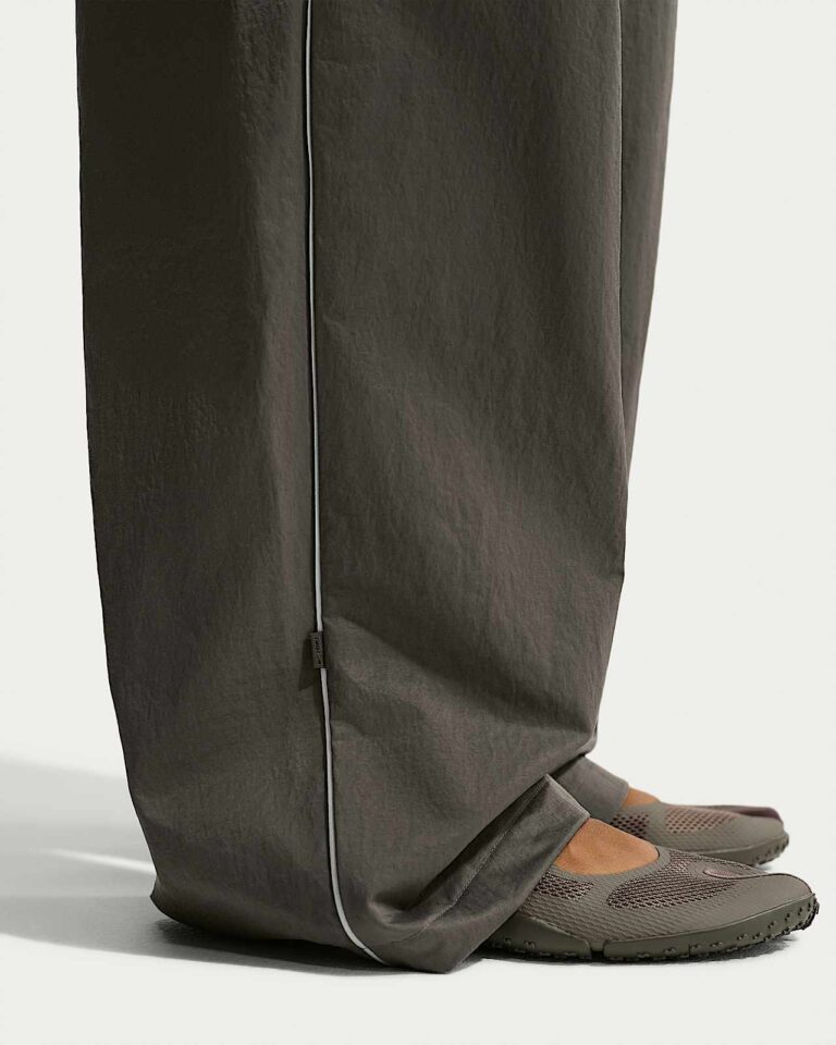 Брюки NikeSKIMS Crunchy Nylon Wide-Leg Pants «Boulder» Женская