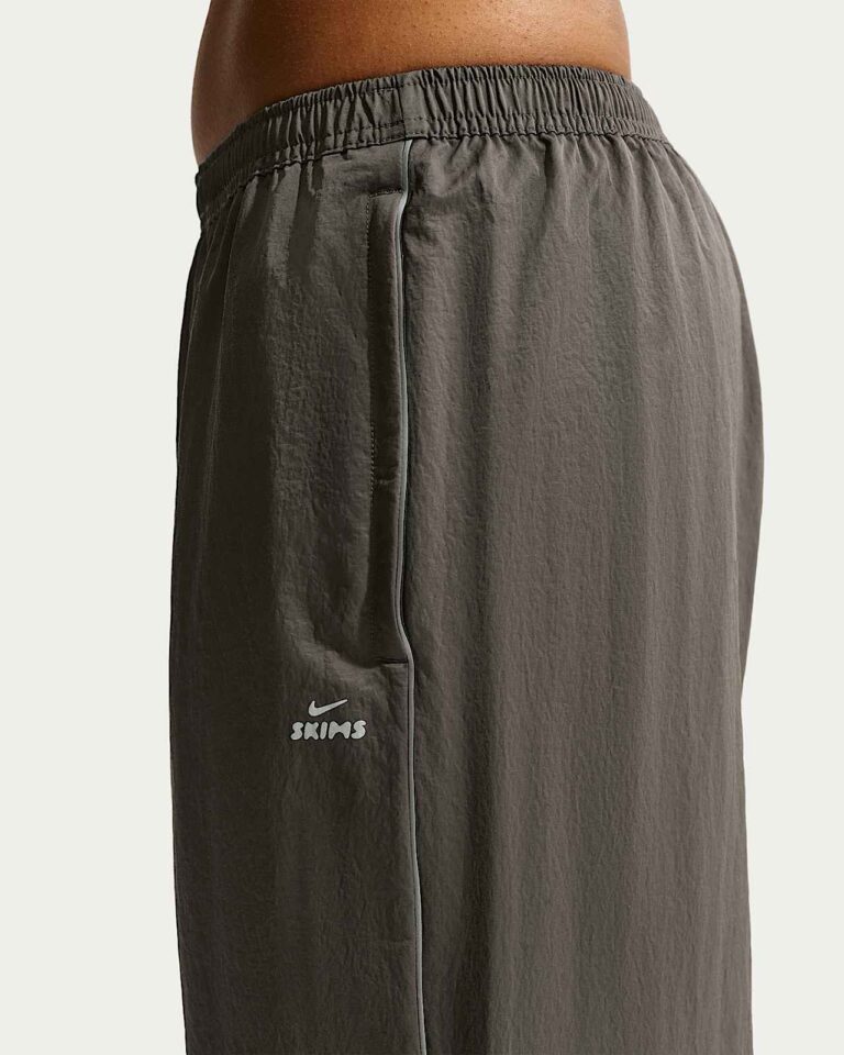 Брюки NikeSKIMS Crunchy Nylon Wide-Leg Pants «Boulder» Женская