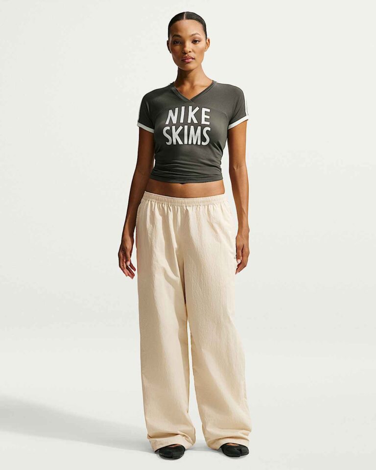 Брюки NikeSKIMS Crunchy Nylon Wide-Leg Pants «Parchment» Женская