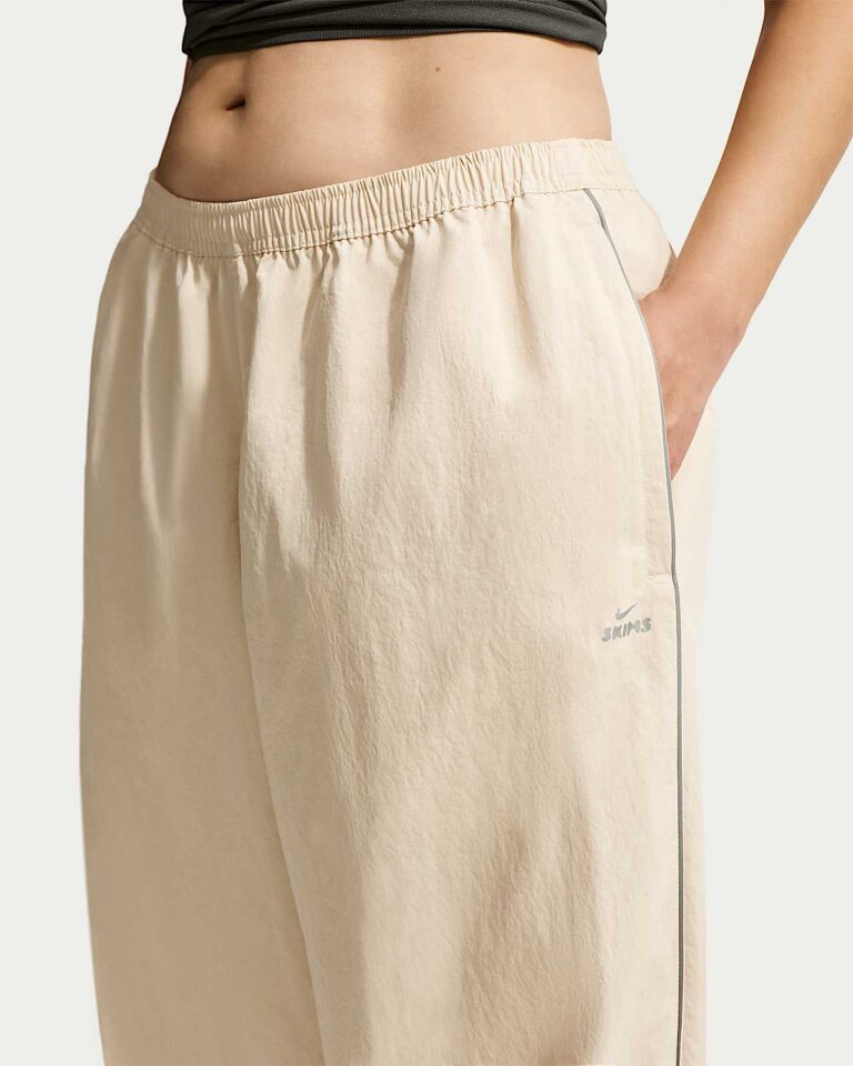 Брюки NikeSKIMS Crunchy Nylon Wide-Leg Pants «Parchment» Женская
