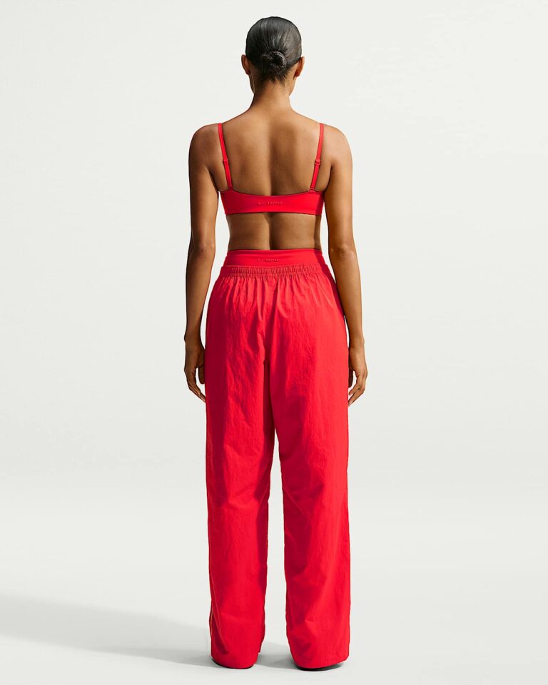 Брюки NikeSKIMS Crunchy Nylon Wide-Leg Pants «University Red» Женская
