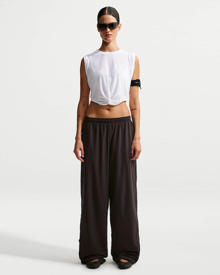 Майка NikeSKIMS Performance Cotton Blend Cropped Twist Tank Top «Snow» Женская