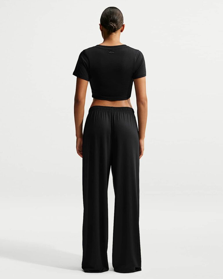 Футболка NikeSKIMS Performance Cotton Blend V-Neck Cropped Twist Short-Sleeve Top «Obsidian» Женская