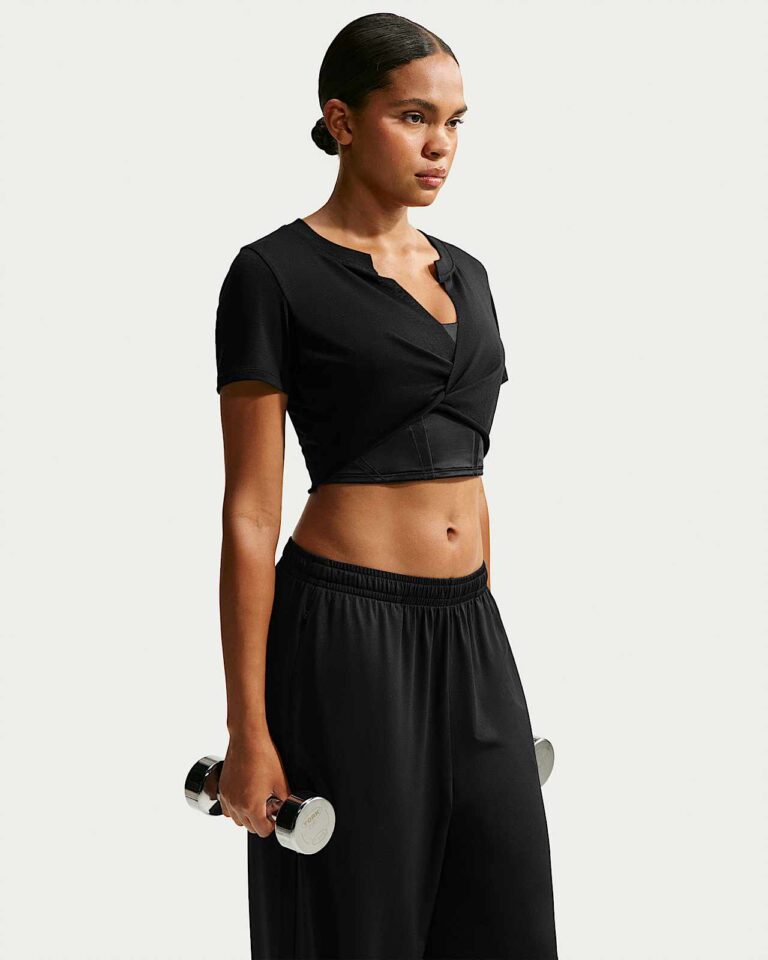 Футболка NikeSKIMS Performance Cotton Blend V-Neck Cropped Twist Short-Sleeve Top «Obsidian» Женская