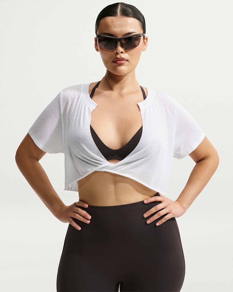 Футболка NikeSKIMS Performance Cotton Blend V-Neck Cropped Twist Short-Sleeve Top «Snow» Женская