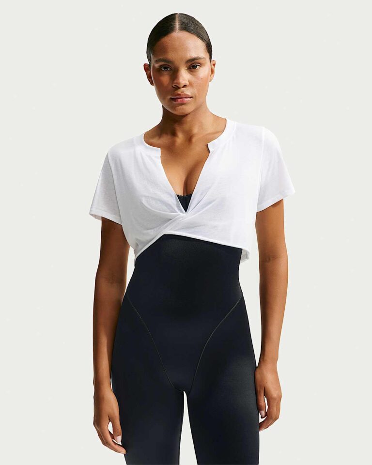 Футболка NikeSKIMS Performance Cotton Blend V-Neck Cropped Twist Short-Sleeve Top «Snow» Женская