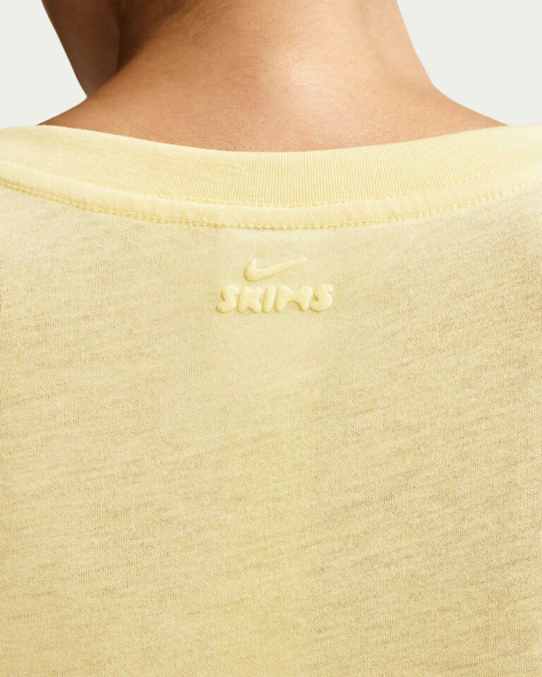 Футболка NikeSKIMS Performance Cotton Blend V-Neck Cropped Twist Short-Sleeve Top «Bicycle Yellow» Женская