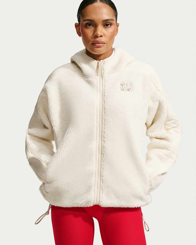 Куртка NikeSKIMS Sherpa Oversized Full-Zip Hooded Jacket «Ecru» Женская