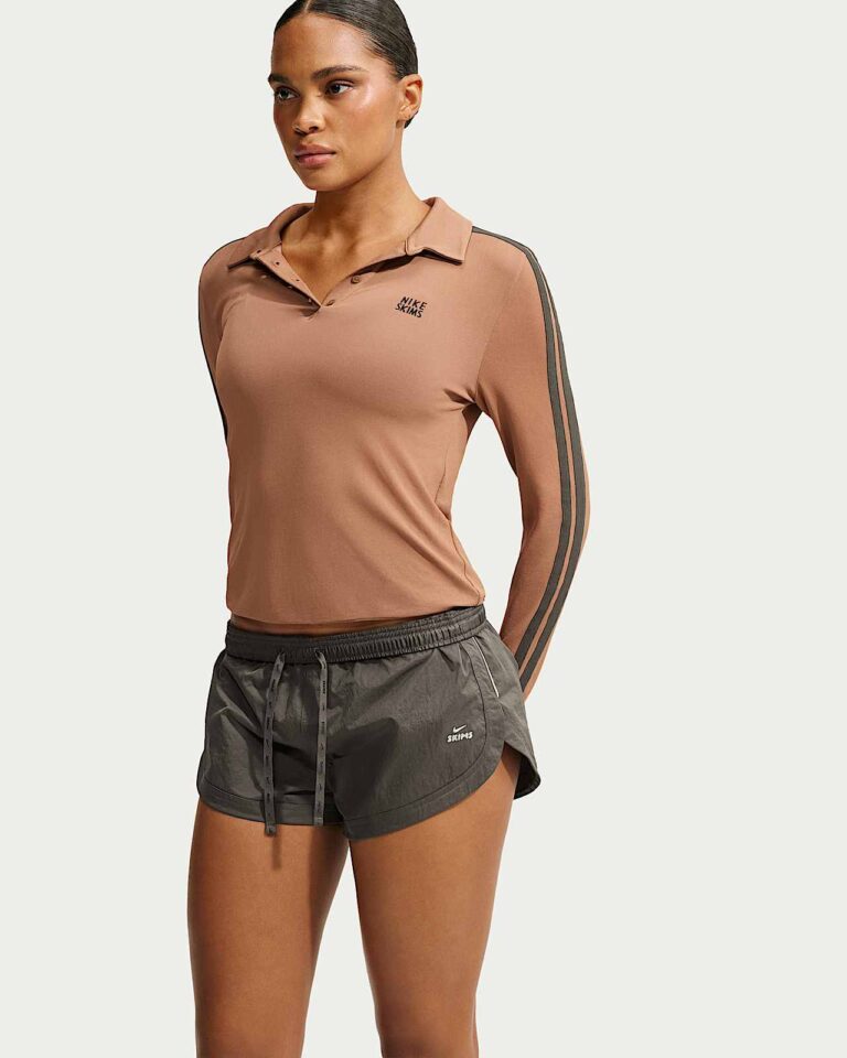 Лонгслив NikeSKIMS Stretch Knit Long-Sleeve Polo Top «Carob Brown/Boulder» Женская