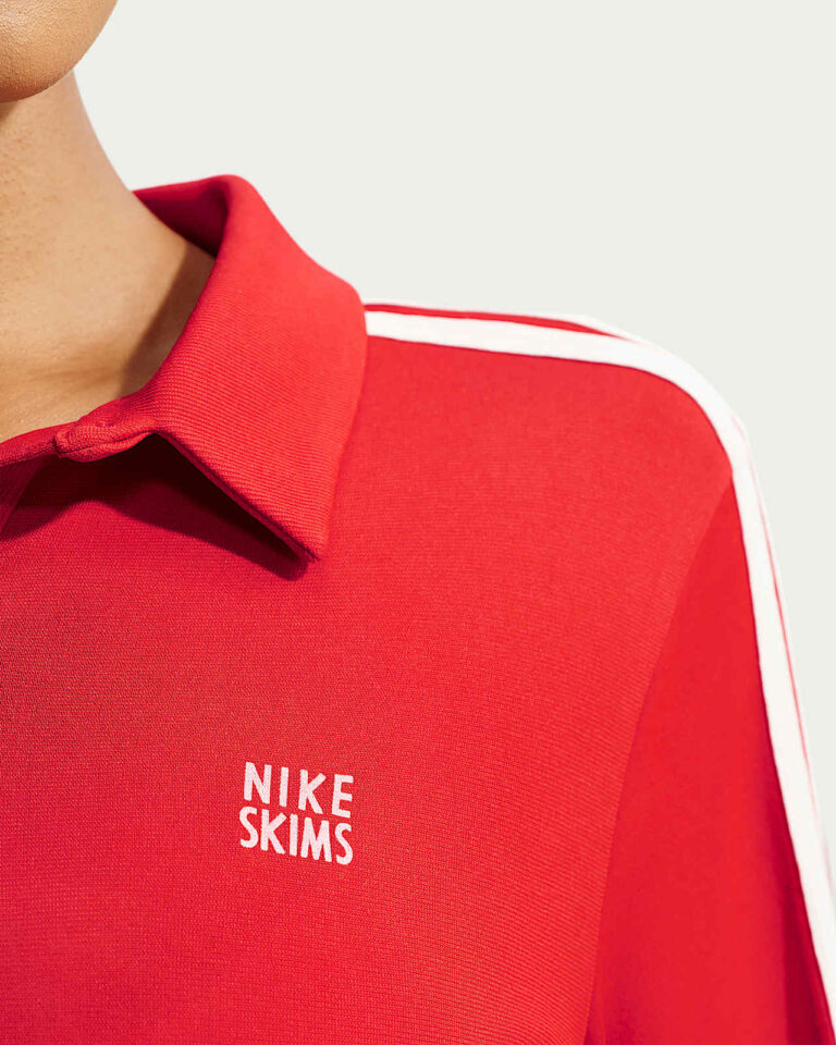 Лонгслив NikeSKIMS Stretch Knit Long-Sleeve Polo Top «Sport Red/Ecru» Женская
